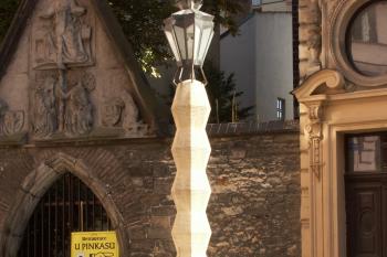 kubistická lampa Emila Králíčka ( © Milan Caha 08/2009)