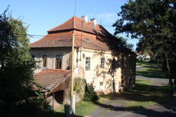 Fara od jihovýchodu ( © Ivan Grisa 08/2009)
