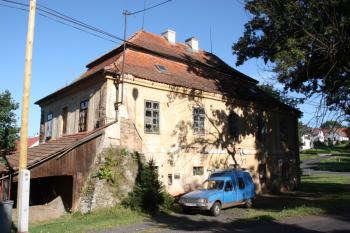 Fara od jihovýchodu ( © Ivan Grisa 08/2009)
