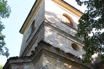 Věž od západu ( © Ivan Grisa 08/2009)