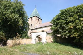 Pohled z návsi ( © Ivan Grisa 08/2009)
