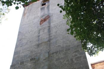 Věž od západu ( © Ivan Grisa 08/2009)