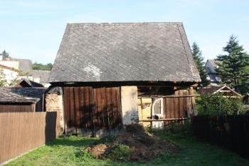 Ne všechny objekty MPZ jsou opravené... ( © Ivan Grisa 08/2009)