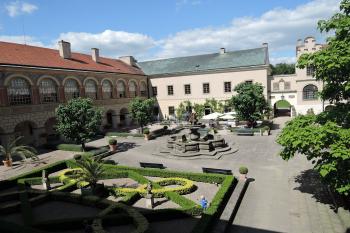 Zámek Častolovice (© aleshwarrior, 06/2015)
