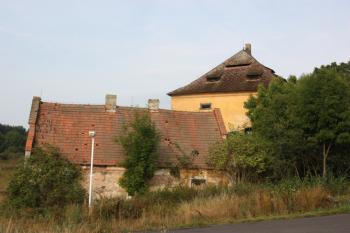 Hospodářský dvůr od východu ( © Ivan Grisa 08/2009)