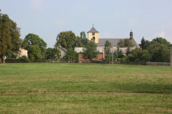 Kostel od jihu ( © Ivan Grisa 08/2009)
