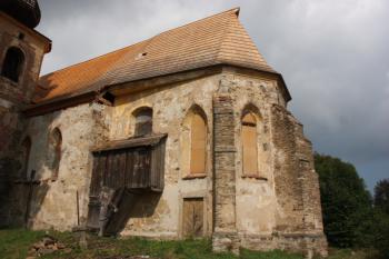 Presbytář od jihu ( © Ivan Grisa 08/2009)