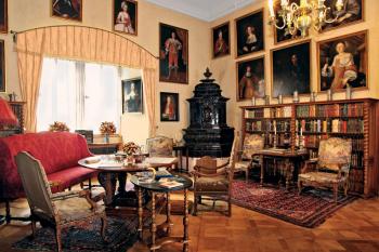 Velká knihovna v prvním patře (© Ivan Ulrych, 05/2011)