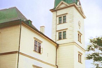 Zámek Hrubý Rohozec ( © Pavel Vítek 06/2006)