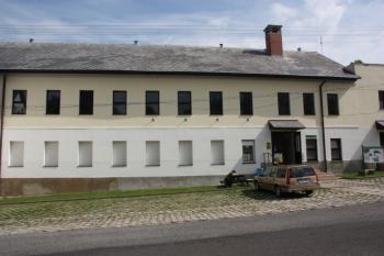 Budova bývalé třídírny s pokladnou a vstupní exposicí ( © Ivan Grisa 08/2009)