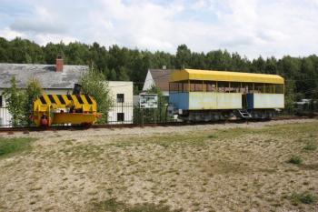Sněžný pluh a exkursní vůz rozchodu 900 mm ( © Ivan Grisa 08/2009)