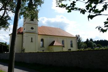kostel svatých Petra a Pavla v Hatrvíkově (© Jaroslav Šefčík, 08/2009)