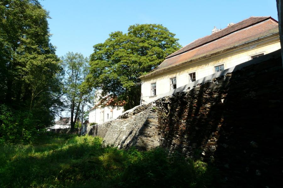 Hroby