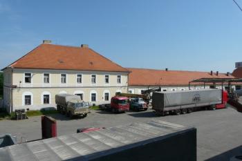 Zámek v Hrobech (© Jaroslav Šefčík, 08/2009)
