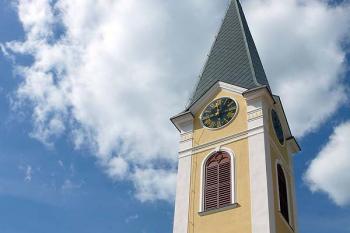 Věž kostela (opravena v roce 2008) (© Jiří Cukr, 08/2009)