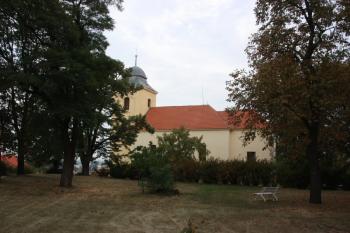 Kostel od jihu ( © Ivan Grisa 09/2009)