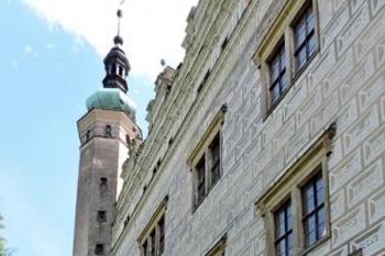 zadní fronta zámku (© Jan P. Štěpánek 05/2014)