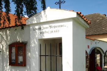 kaple sv. Jana Nepomuckého ( © Milan Caha 09/2009)