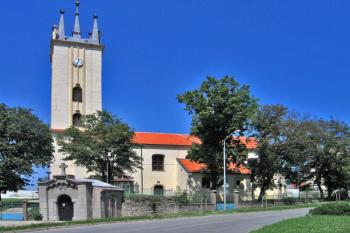 Kostel sv. Petra a Pavla v Podivíně ( © Pavel Vítek 07/2009)