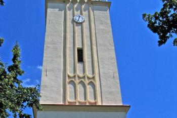 Kostelní věž ( © Pavel Vítek 07/2009)