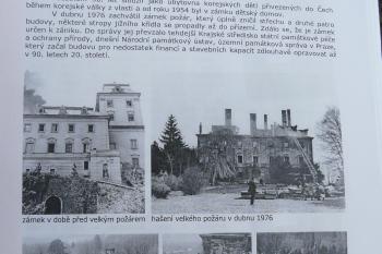 zámek poničený požárem (fototabule v chodbě zámku) (© Jaroslav Valečka, 05/2013)