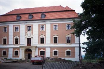 Zámek v opravě (© Václav Fanta 07/2000)