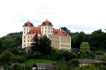 Zámek ( © Pavel Vítek 06/2006)