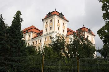 Zámek od jihovýchodu ( © Ivan Grisa 08/2009)