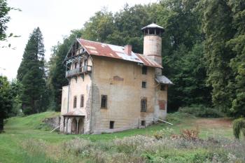 Letohrádek od západu ( © Ivan Grisa 08/2009)