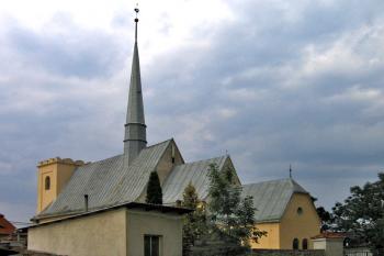 Pohled na kostel od jihozápadu ( © Pavel Vítek 09/2009)