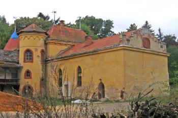 Západní trakt zámku. ( © Pavel Vítek 09/2009)