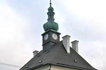 Pohled na radnici od jihozápadu ( © Pavel Vítek 09/2009)