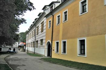 Jižní trakt zámku ( © Pavel Vítek 09/2009)