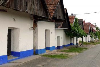 Vinné sklepy v Blatnici (© Jiří Cukr, 08/2015)