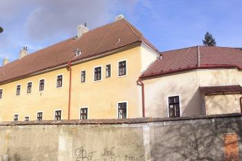 Panorama zámku od jihozápadu (© Jan P. Štěpánek, 11/2006)