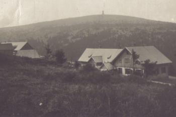 Ovčárna - Krásná pohlednice z počátku 20. století (soukr.sbírka IvoR) (© anonym)