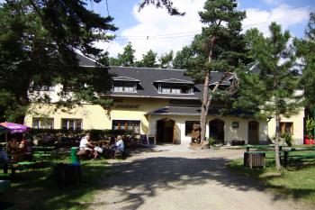 restaurace na Strážišti pod rozhlednou (© Zuzana Holasová, 08/2009)