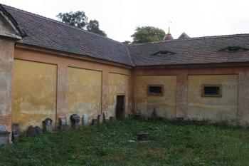Jižní a jihovýchodní křídlo ambitů ( © Ivan Grisa 10/2009)