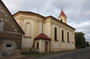 Kostel od jihu ( © Ivan Grisa 10/2009)