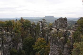 Most od severu, v pozadí Lilienstein ( © Ivan Grisa 10/2009)