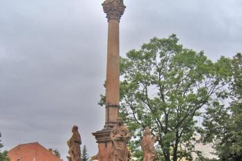 Pohled na sloup od východu (© Pavel Vítek 09/2009)