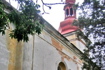 Severní strana kostela ( © Pavel Vítek 09/2009)