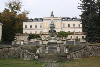 Lázeňský dům z nádvoří stáčírny ( © Ivan Grisa 10/2009)