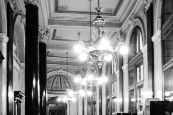 foyer v prvním patře (© Václav Kapr, 12/2010)