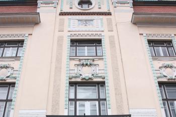 Vstupní risalit jižního průčelí ( © Ivan Grisa 10/2009)