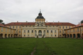 Východní čestný dvůr ( © Ivan Grisa 08/2011)