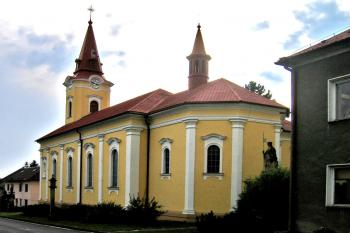 Pohled na kostel od východu (  © Pavel Vítek 09/2009)