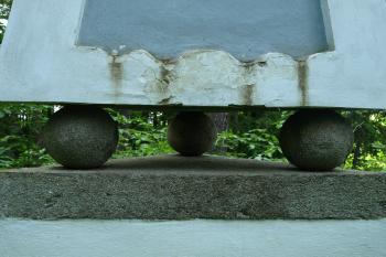 památník Vintíř - detail ( © Milan Caha 05/2009)