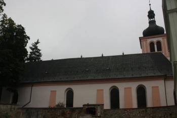 Kostel od jihu ( © Ivan Grisa 09/2010)