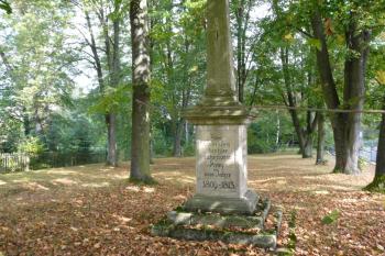 Napoleonský hřbitov (© Jaroslav Šefčík, 10/2009)